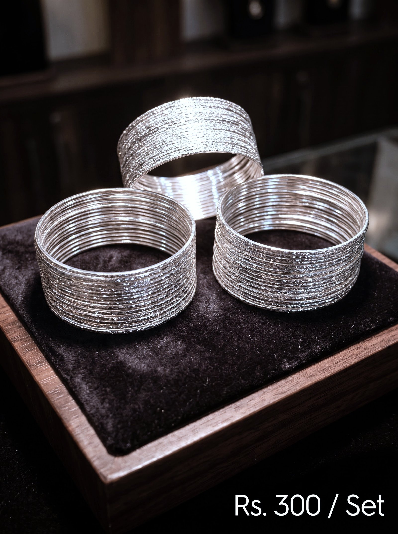 Sparkling Silver Metallic Shimmer Bangles Set